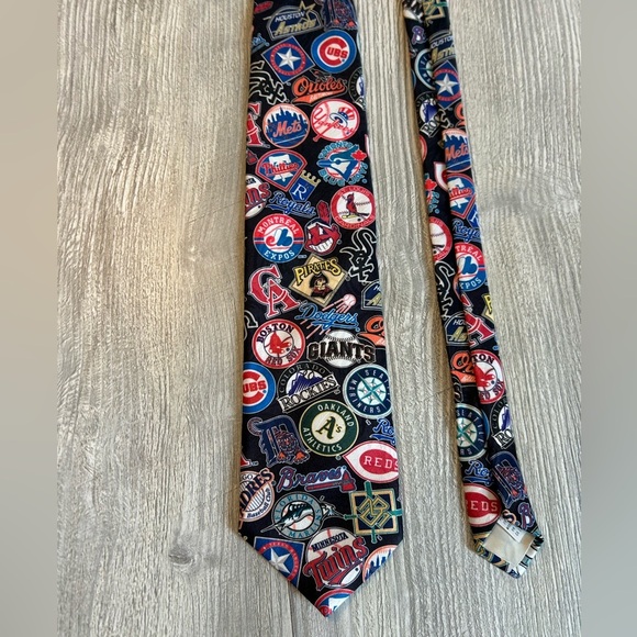 Vintage Mens MLB Logo 1994 Baseball Surrey Neck Tie Made In USA excellent shape. - Picture 3 of 7
